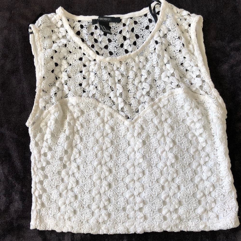 White knitted crop 💓